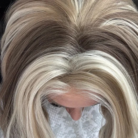 Marilyn Chelsey Smith Crowns Wig - Picture 2 of 8